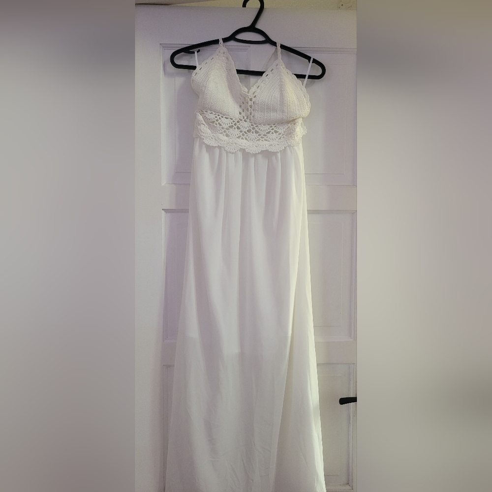 Elegant White Lace Maxi Dress
